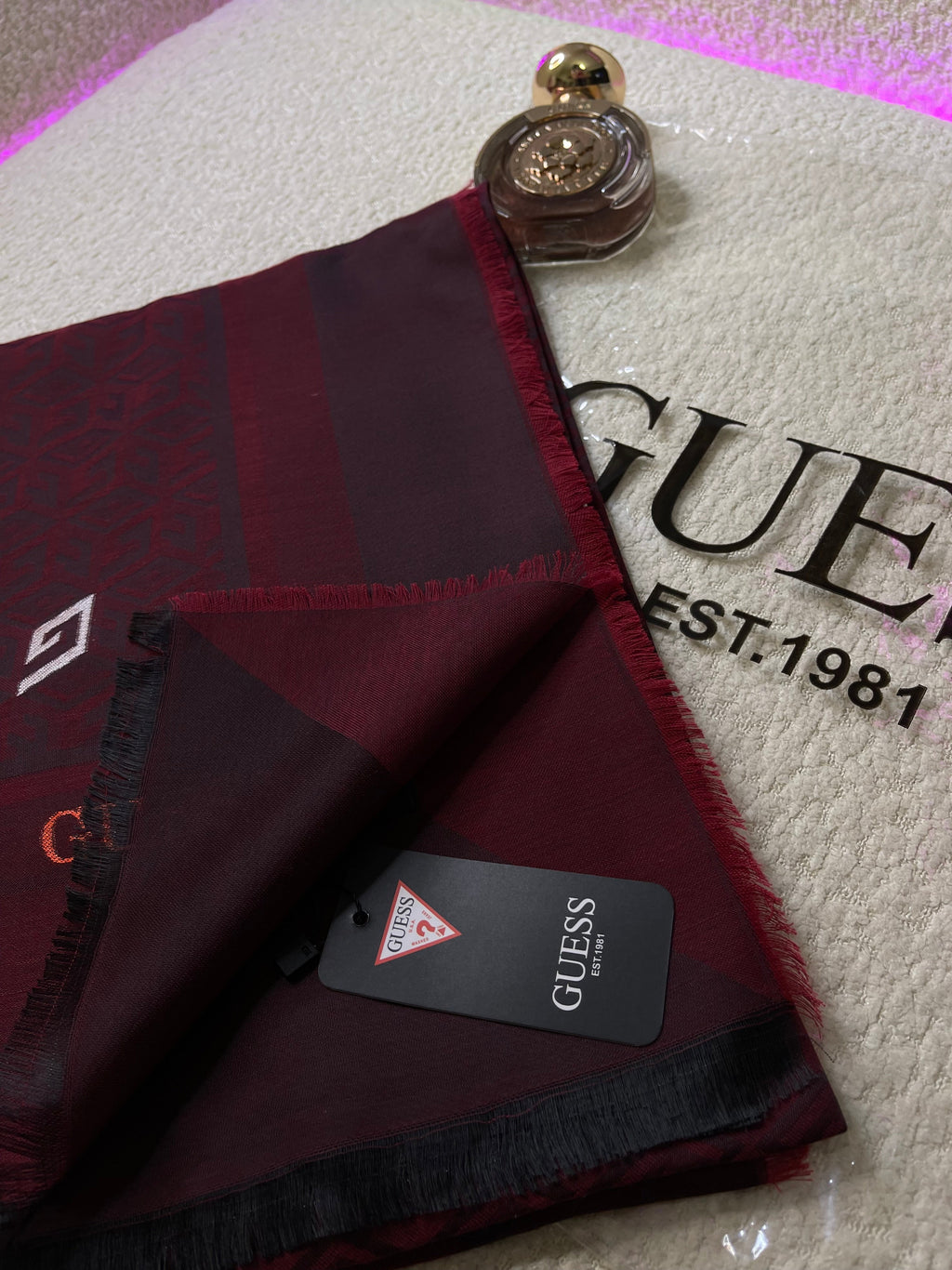Étole Guess Burgundy