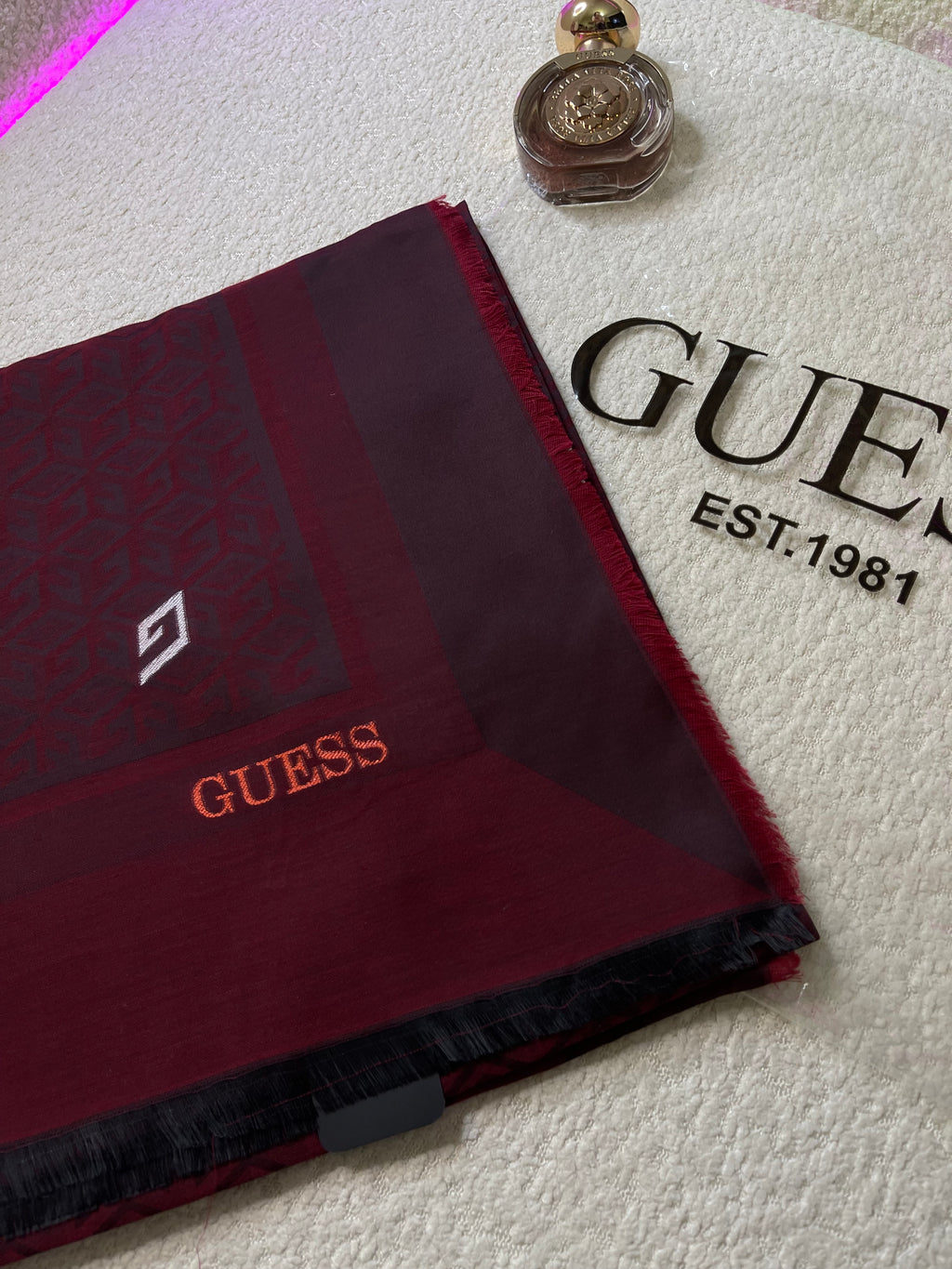 Étole Guess Burgundy