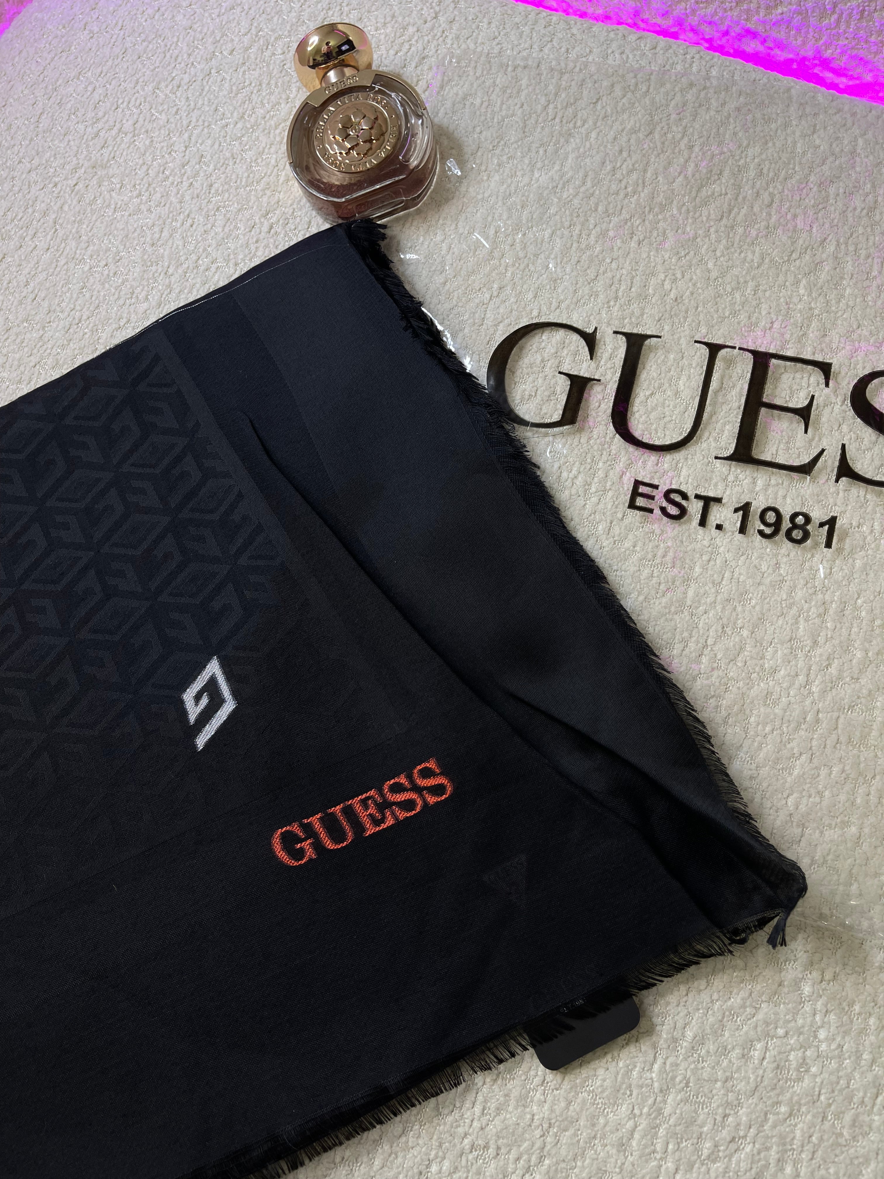 Étole Guess Noir