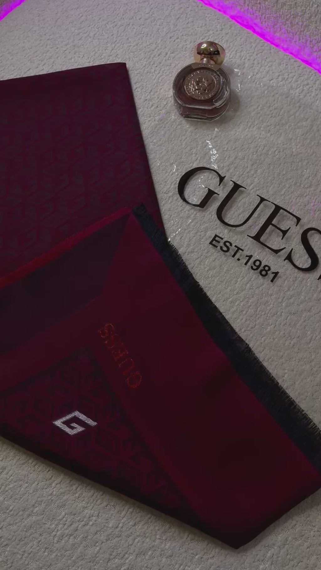 Étole Guess Burgundy